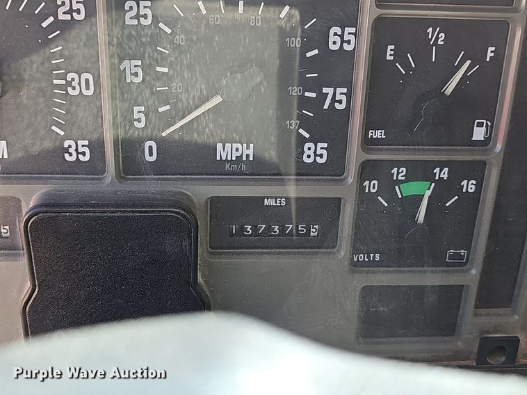 image for item NX9045 2002 International  4900  dump truck