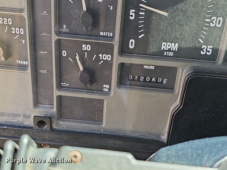 image for item NX9045 2002 International  4900  dump truck