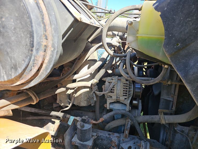 image for item NX9045 2002 International  4900  dump truck