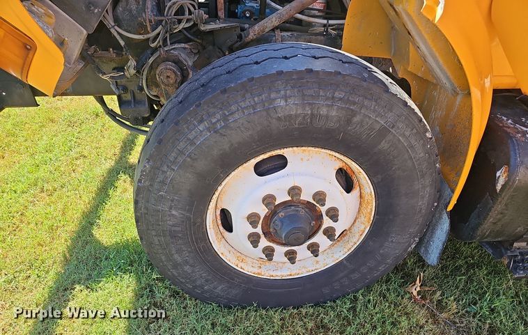 image for item NX9045 2002 International  4900  dump truck