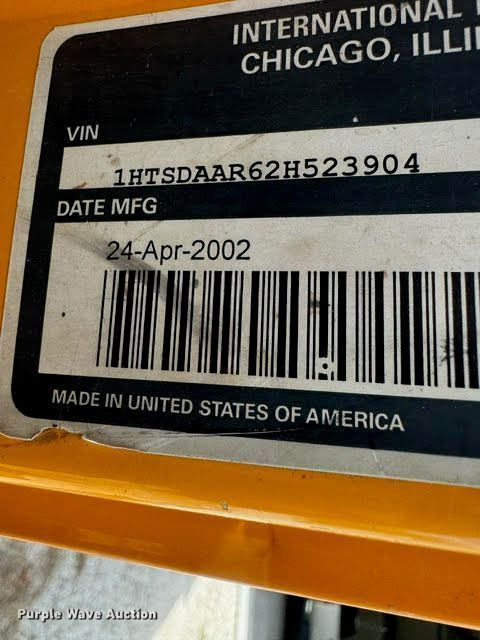 image for item NX9045 2002 International  4900  dump truck