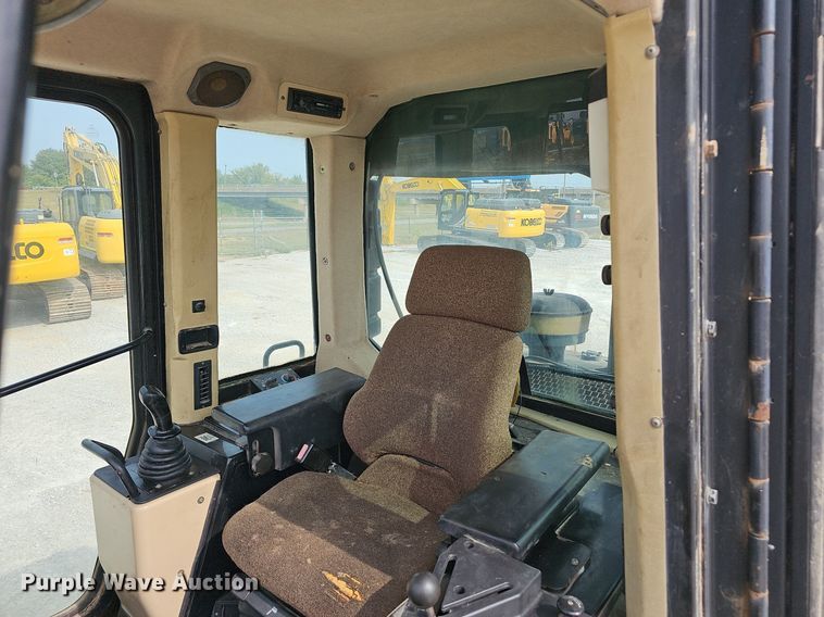 image for item NX9201 2002 Caterpillar  963C LGP track loader