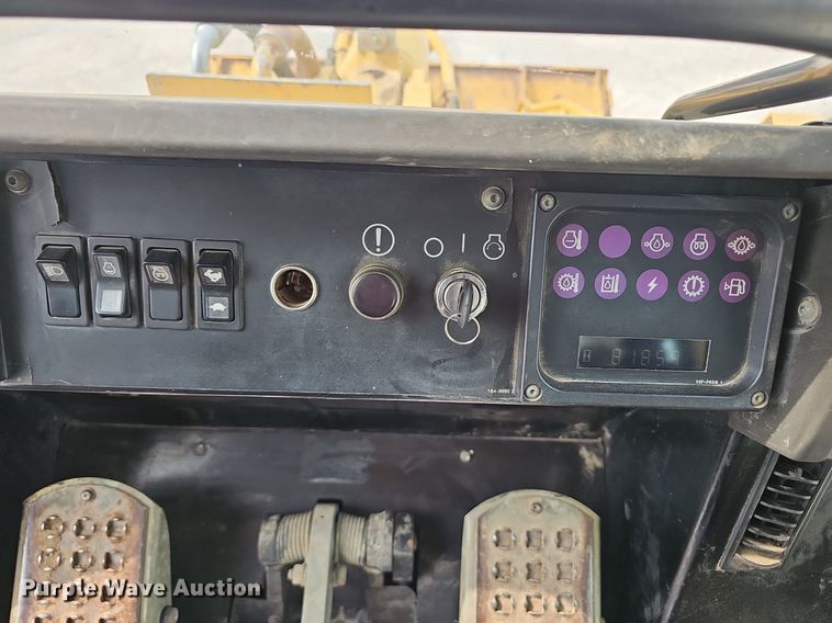 image for item NX9201 2002 Caterpillar  963C LGP track loader