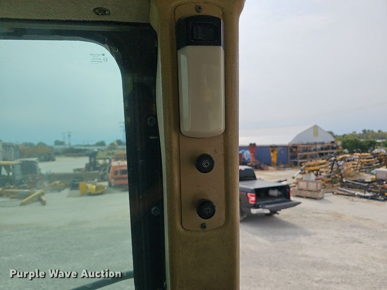 image for item NX9201 2002 Caterpillar  963C LGP track loader