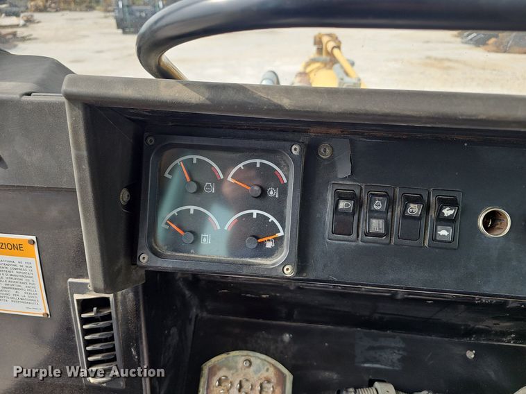 image for item NX9201 2002 Caterpillar  963C LGP track loader