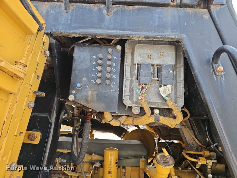 image for item NX9201 2002 Caterpillar  963C LGP track loader