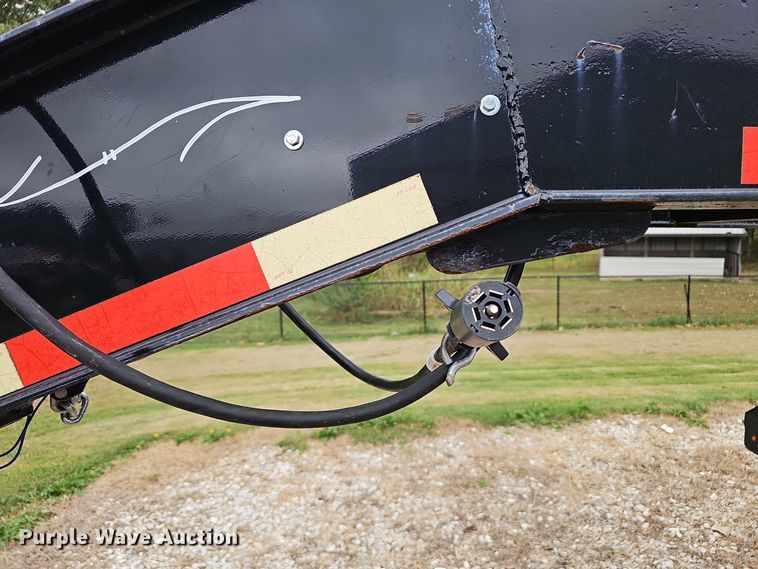 image for item NX9274 2017 Starlite 32TDGNLP equipment trailer 