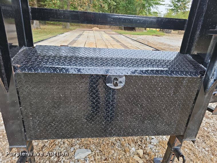 image for item NX9274 2017 Starlite 32TDGNLP equipment trailer 