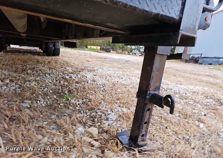 image for item NX9274 2017 Starlite 32TDGNLP equipment trailer 