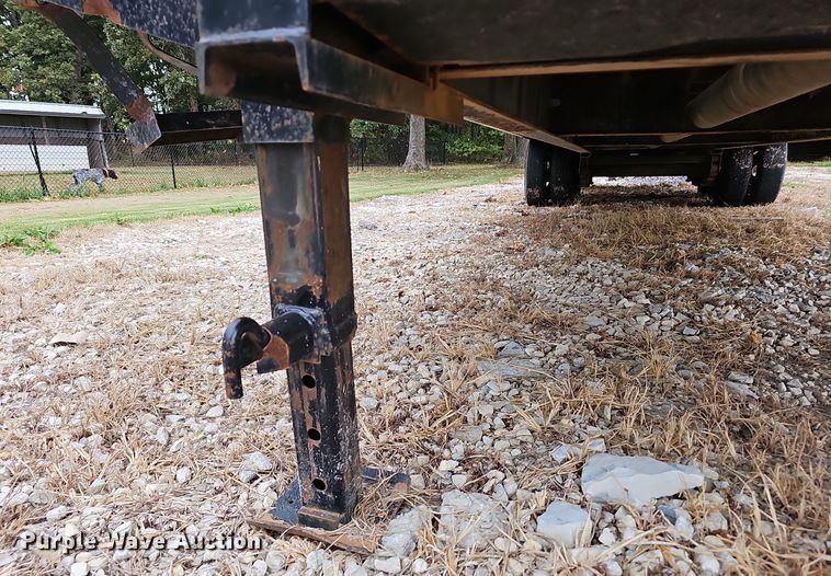 image for item NX9274 2017 Starlite 32TDGNLP equipment trailer 