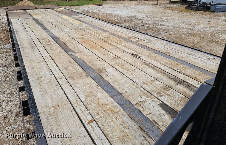 image for item NX9274 2017 Starlite 32TDGNLP equipment trailer 