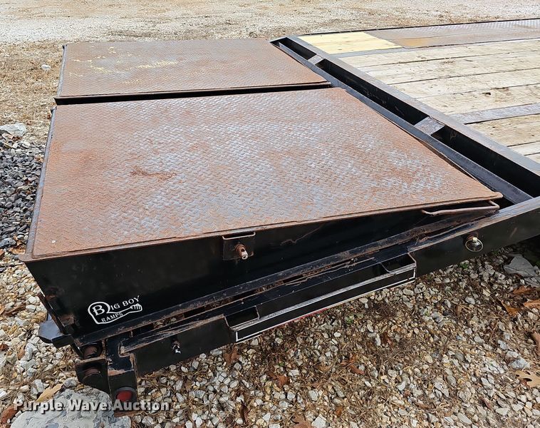 image for item NX9274 2017 Starlite 32TDGNLP equipment trailer 