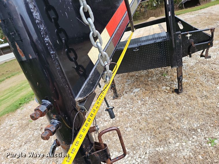 image for item NX9274 2017 Starlite 32TDGNLP equipment trailer 