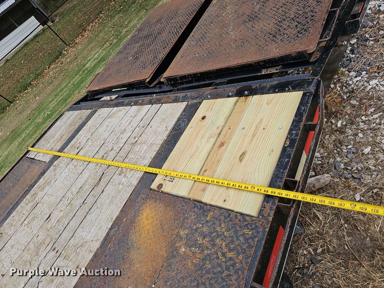 image for item NX9274 2017 Starlite 32TDGNLP equipment trailer 