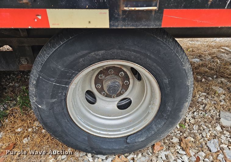 image for item NX9274 2017 Starlite 32TDGNLP equipment trailer 