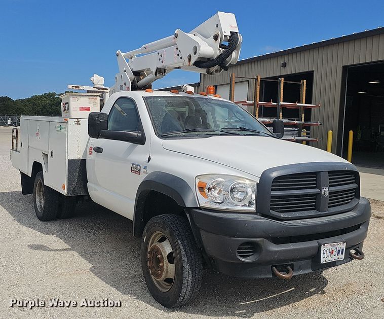 image for item NX9307 2009 Dodge Ram 5500HD bucket truck