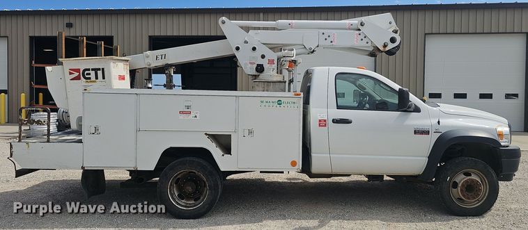 image for item NX9307 2009 Dodge Ram 5500HD bucket truck