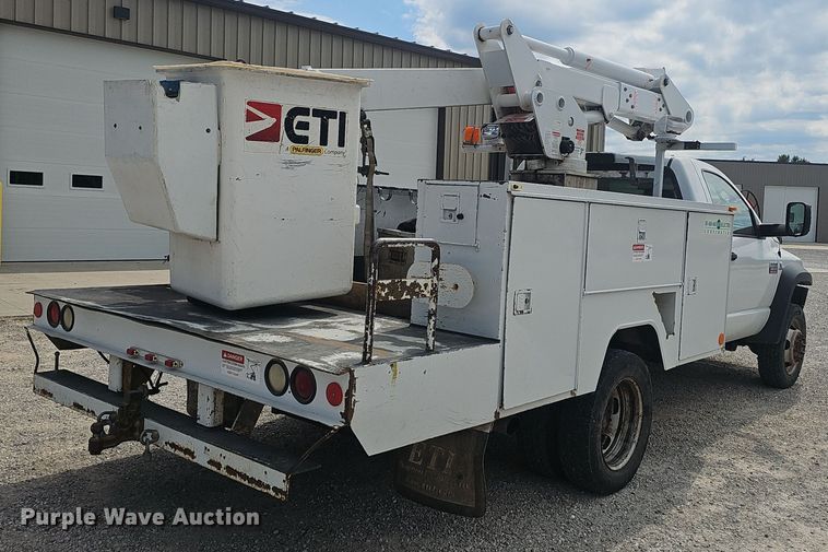 image for item NX9307 2009 Dodge Ram 5500HD bucket truck