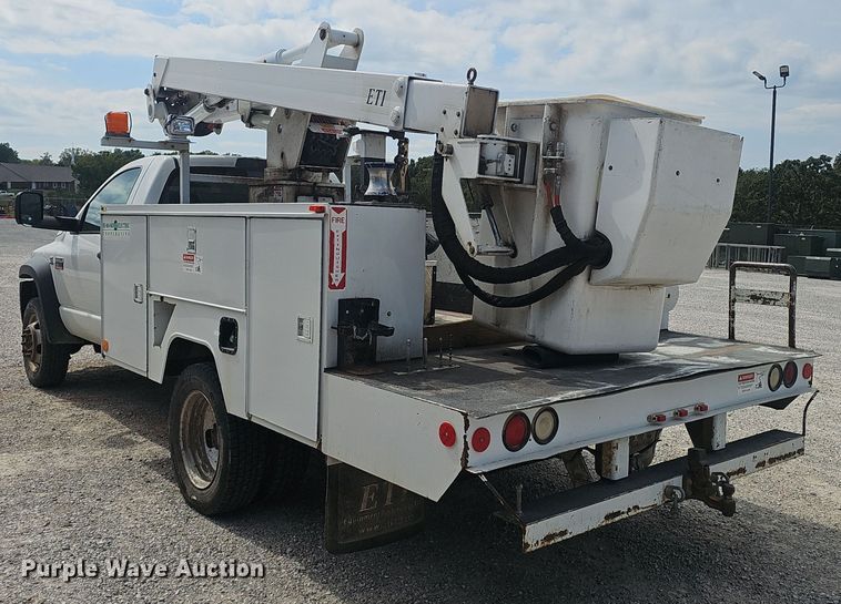 image for item NX9307 2009 Dodge Ram 5500HD bucket truck