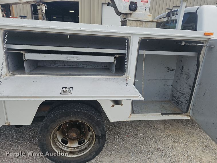 image for item NX9307 2009 Dodge Ram 5500HD bucket truck