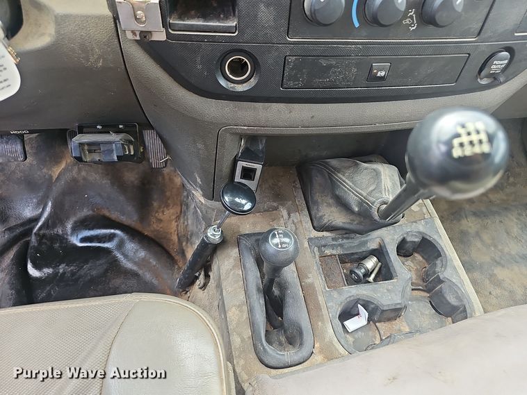 image for item NX9307 2009 Dodge Ram 5500HD bucket truck