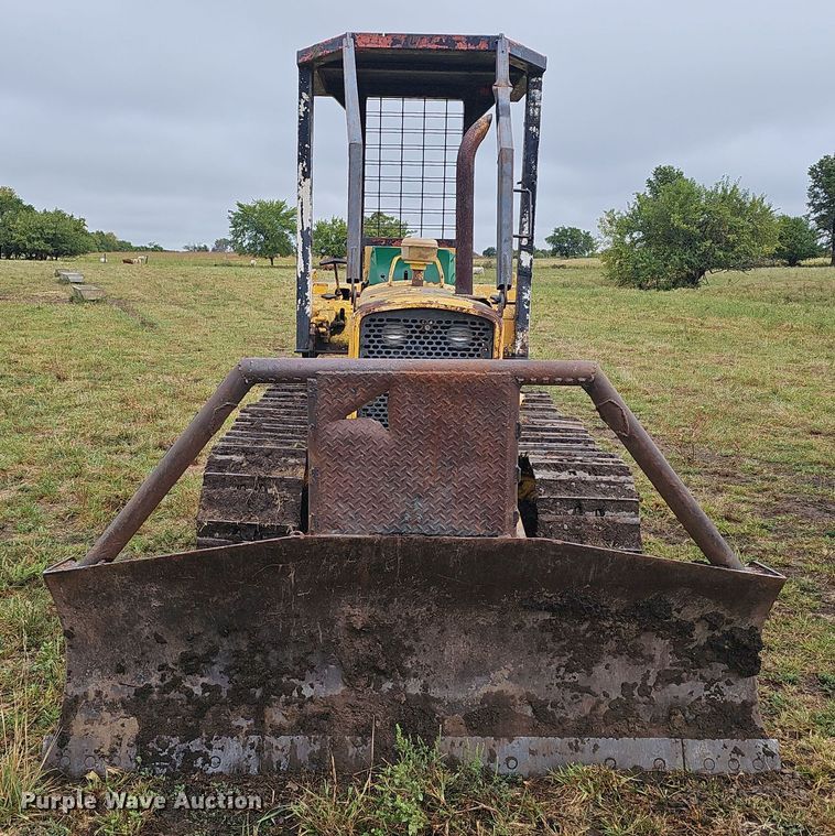 image for item NX9314 1970 John Deere  450 dozer