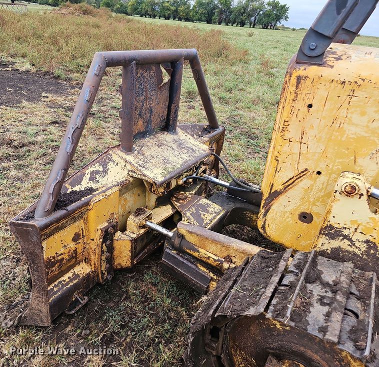 image for item NX9314 1970 John Deere  450 dozer