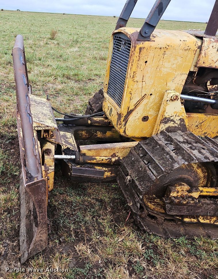 image for item NX9314 1970 John Deere  450 dozer