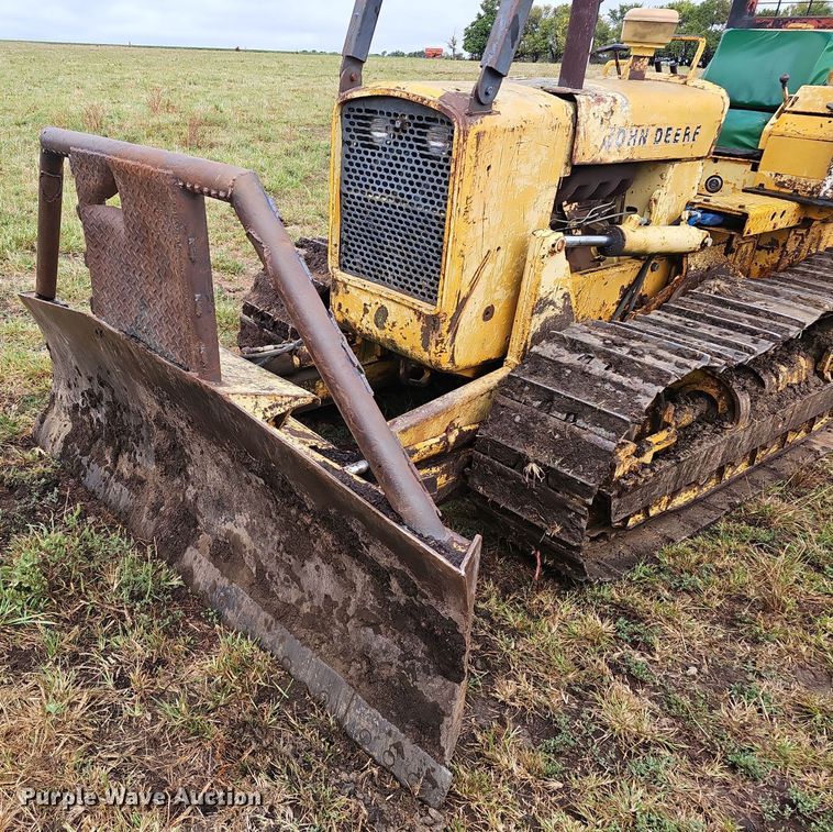 image for item NX9314 1970 John Deere  450 dozer