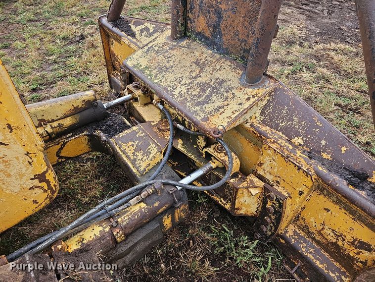 image for item NX9314 1970 John Deere  450 dozer