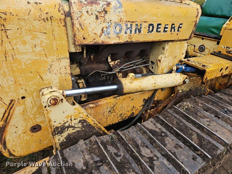 image for item NX9314 1970 John Deere  450 dozer