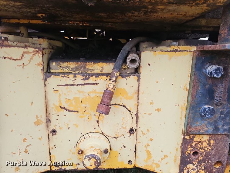 image for item NX9314 1970 John Deere  450 dozer