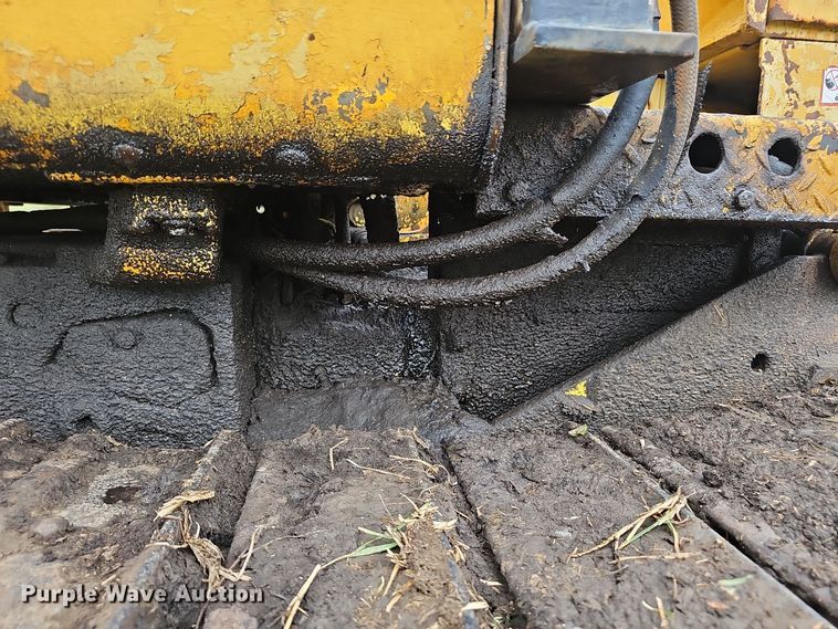 image for item NX9314 1970 John Deere  450 dozer