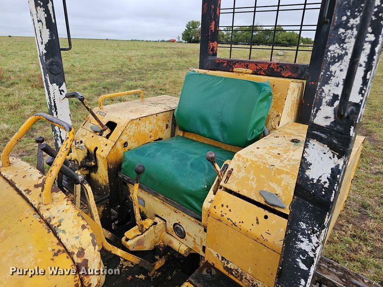 image for item NX9314 1970 John Deere  450 dozer