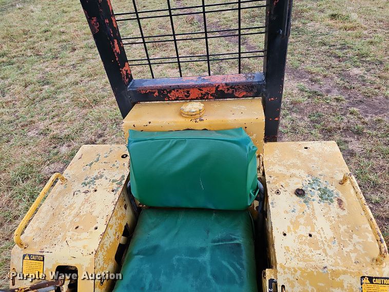 image for item NX9314 1970 John Deere  450 dozer