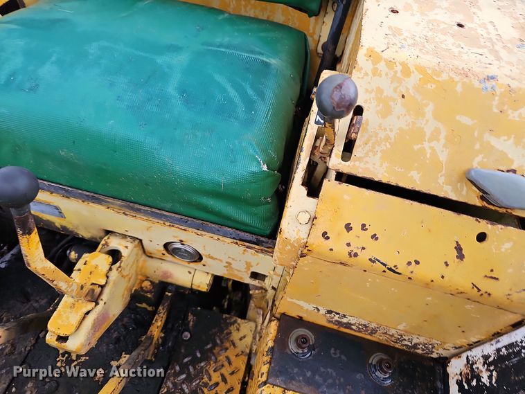 image for item NX9314 1970 John Deere  450 dozer