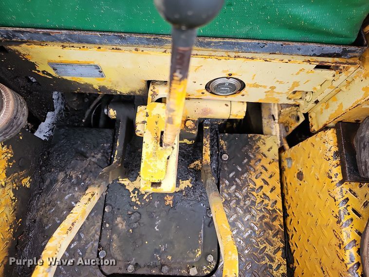 image for item NX9314 1970 John Deere  450 dozer