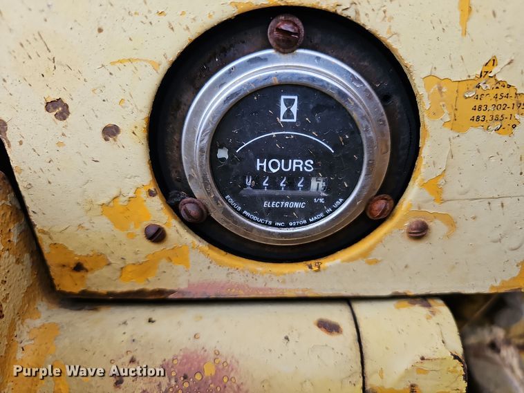 image for item NX9314 1970 John Deere  450 dozer