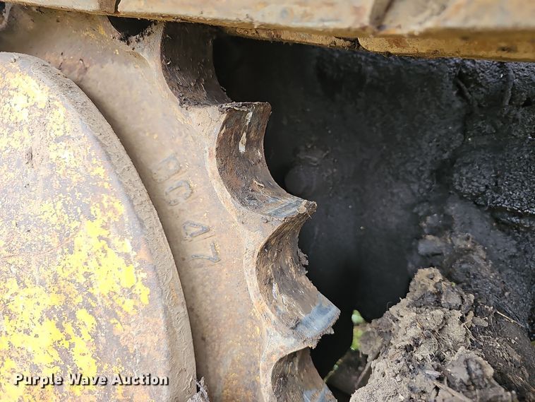 image for item NX9314 1970 John Deere  450 dozer