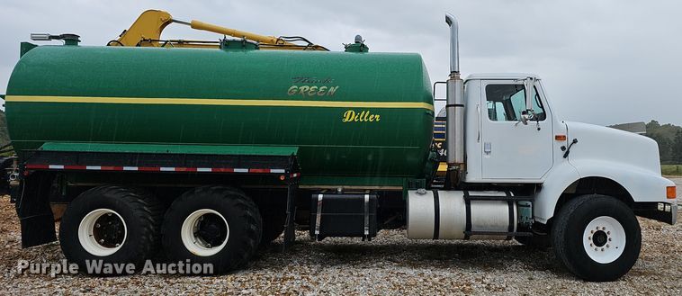 image for item NX9321 1992 International  8200  water truck