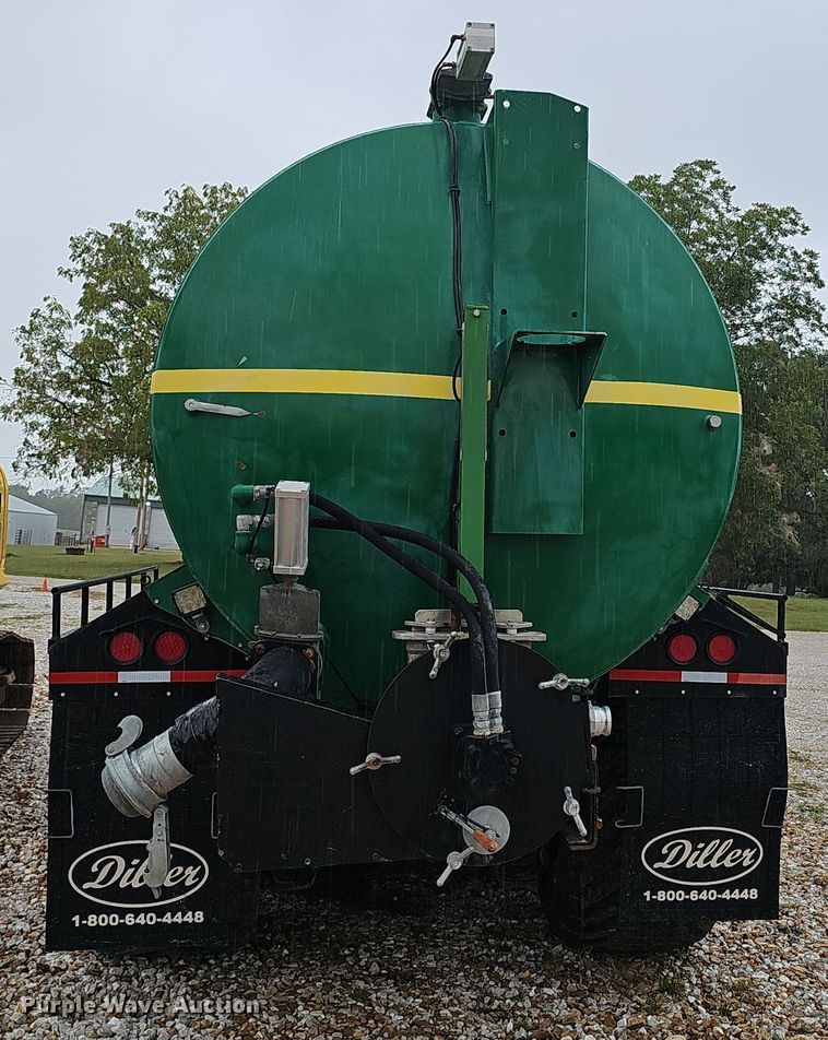 image for item NX9321 1992 International  8200  water truck