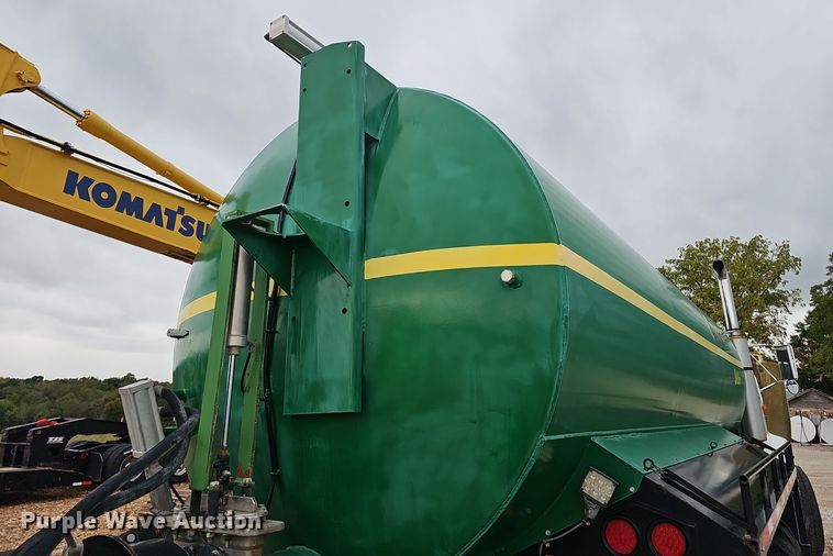 image for item NX9321 1992 International  8200  water truck