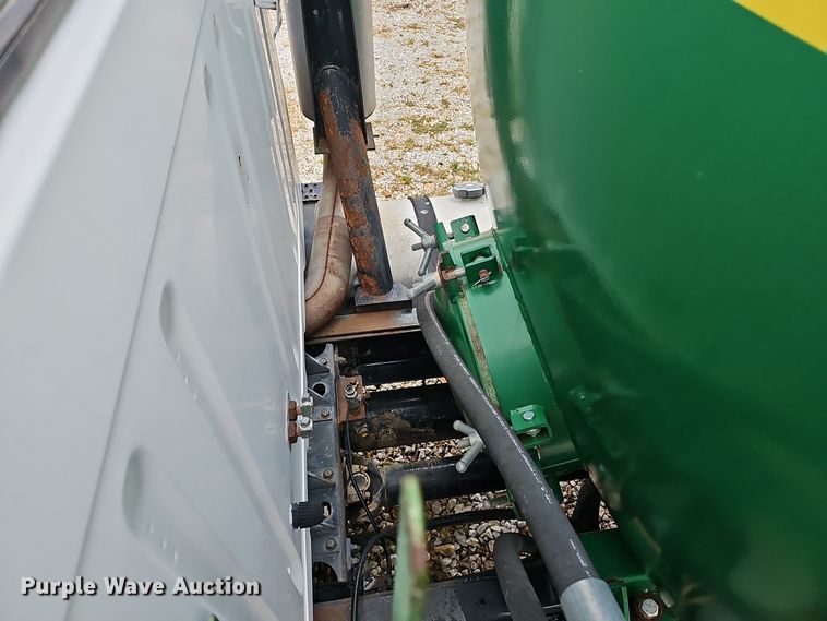 image for item NX9321 1992 International  8200  water truck