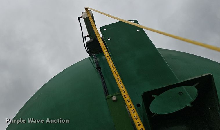 image for item NX9321 1992 International  8200  water truck