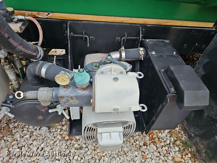 image for item NX9321 1992 International  8200  water truck