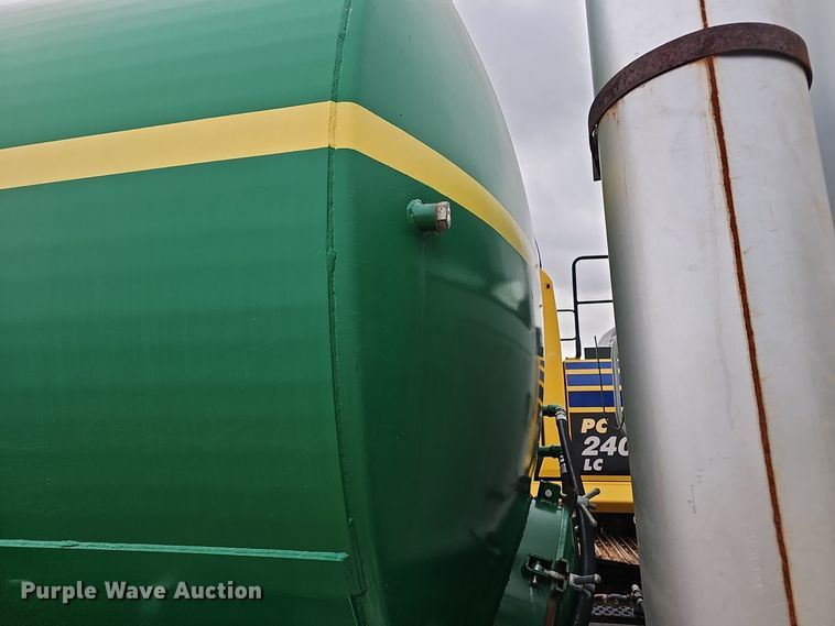 image for item NX9321 1992 International  8200  water truck