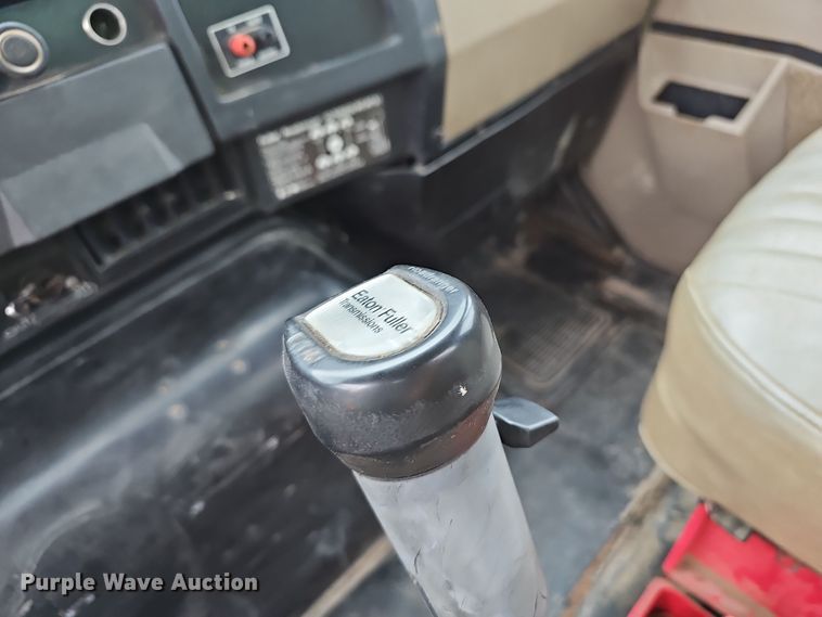 image for item NX9321 1992 International  8200  water truck