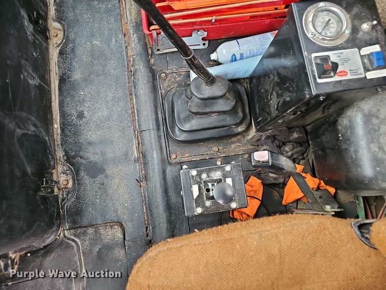 image for item NX9321 1992 International  8200  water truck