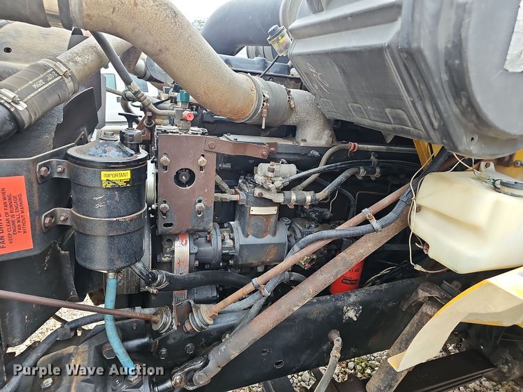 image for item NX9321 1992 International  8200  water truck