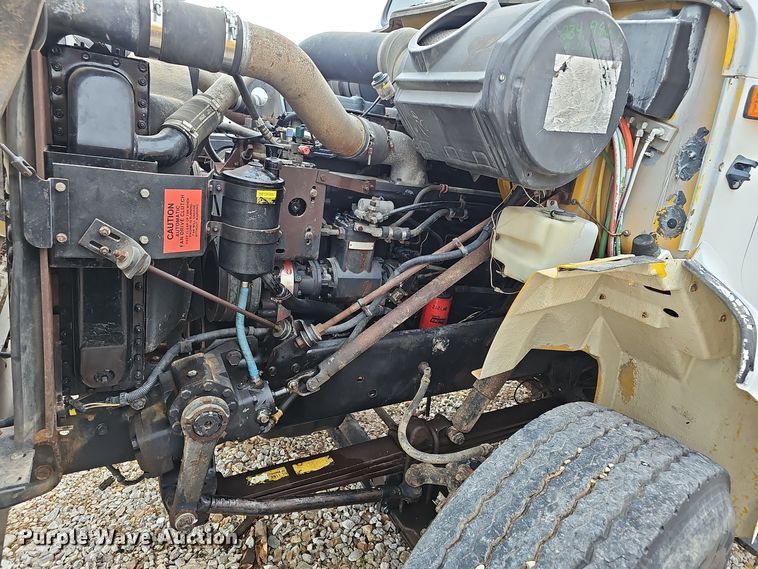 image for item NX9321 1992 International  8200  water truck